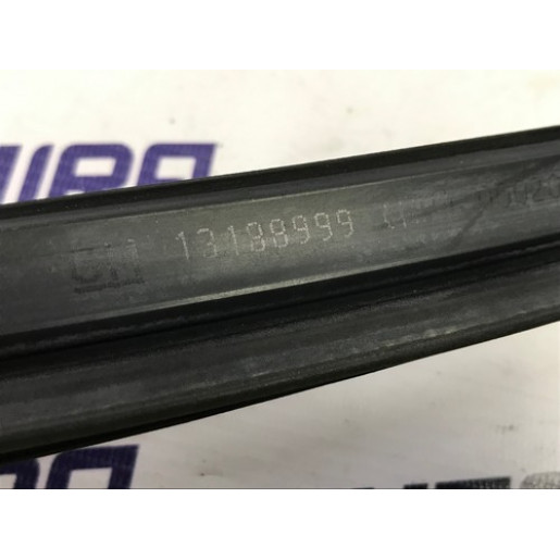 Уплотнитель крыши правый 2360mm Opel Corsa D HB 5дв. 2006-2014 13188999